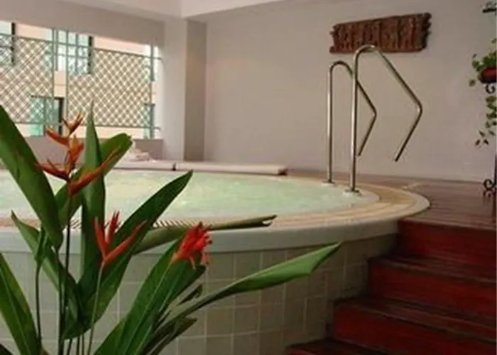 Cape House Hotel,